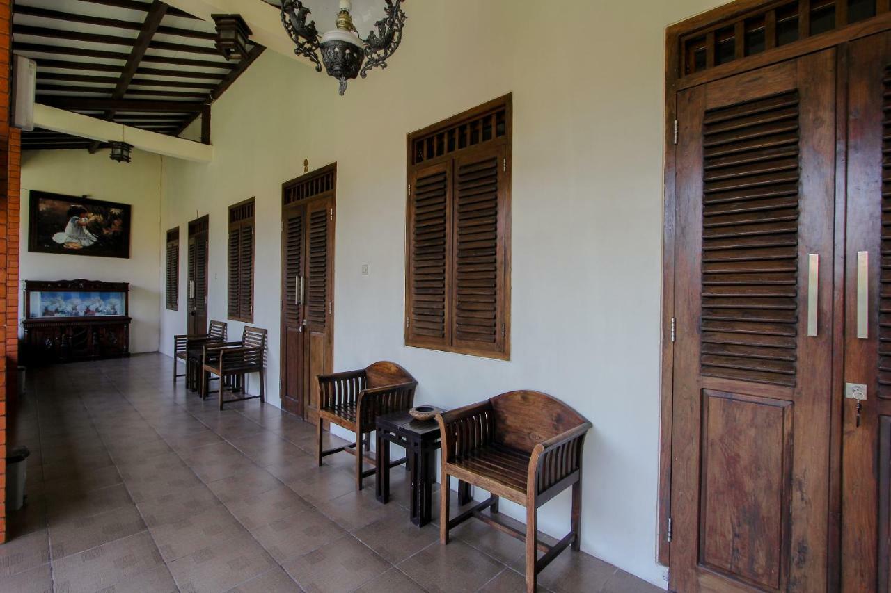 Oyo 1361 Singosari Family Residence Banyuwangi  Dış mekan fotoğraf
