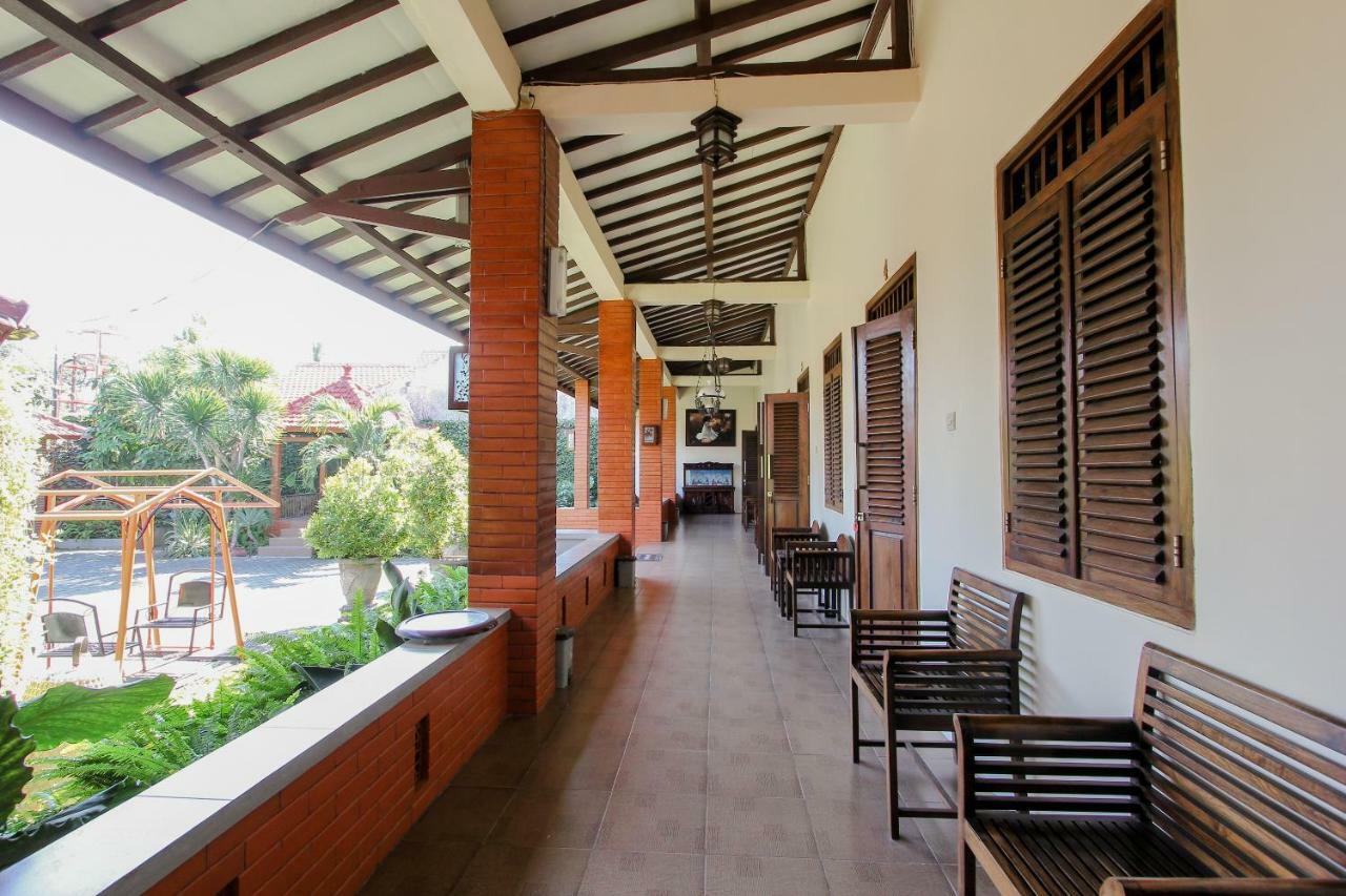 Oyo 1361 Singosari Family Residence Banyuwangi  Dış mekan fotoğraf