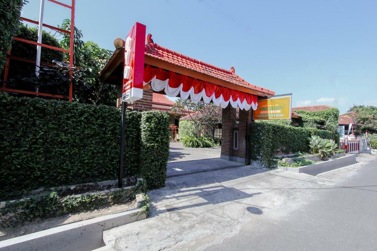 Oyo 1361 Singosari Family Residence Banyuwangi  Dış mekan fotoğraf
