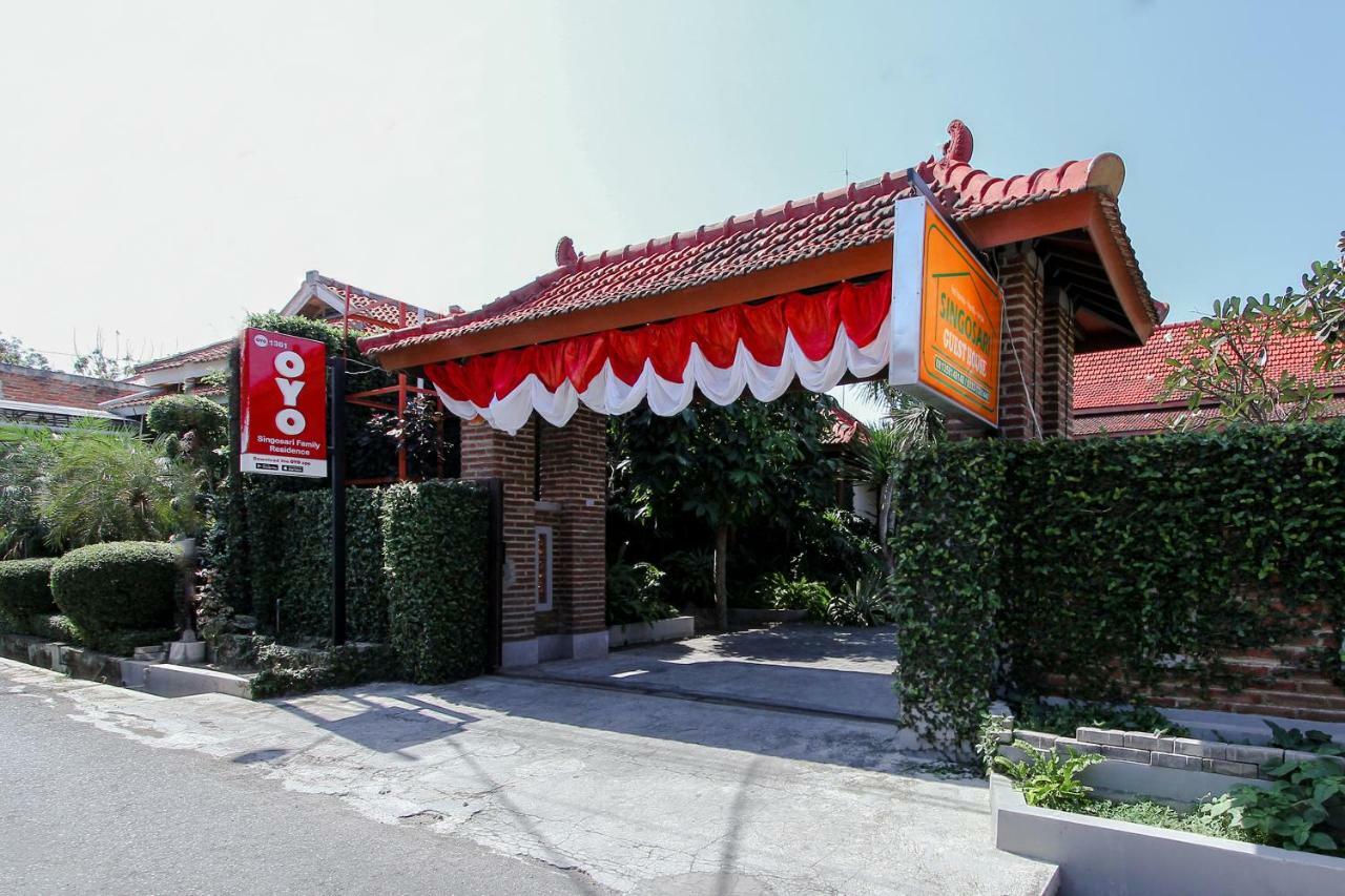 Oyo 1361 Singosari Family Residence Banyuwangi  Dış mekan fotoğraf