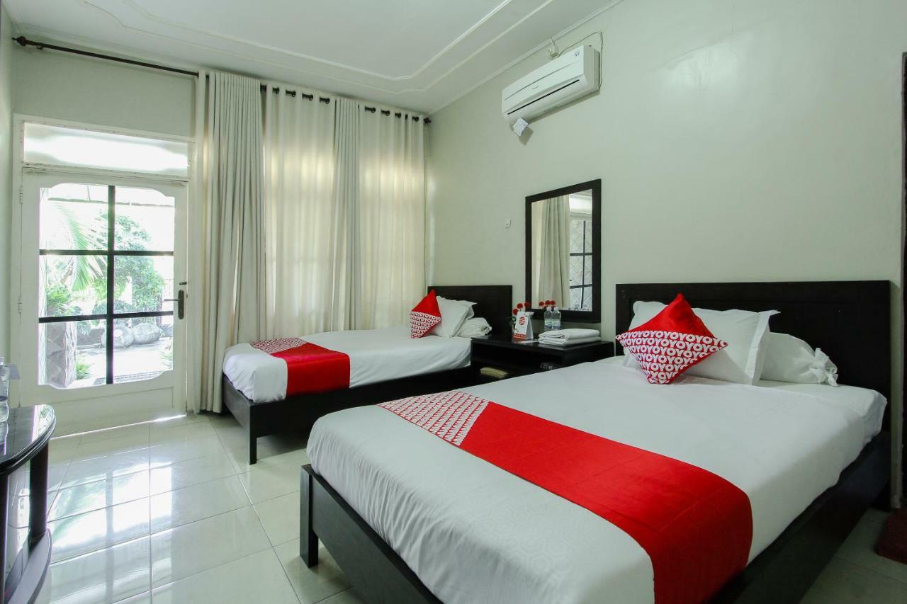 Oyo 1361 Singosari Family Residence Banyuwangi  Dış mekan fotoğraf