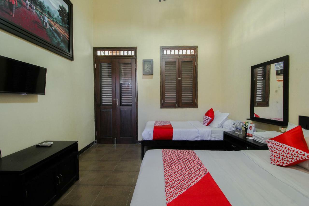 Oyo 1361 Singosari Family Residence Banyuwangi  Dış mekan fotoğraf