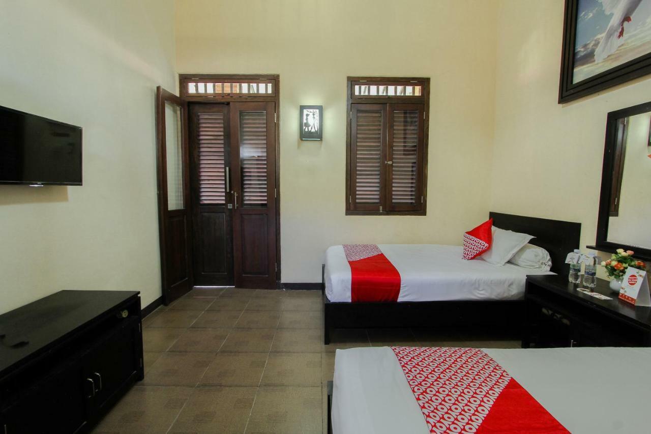 Oyo 1361 Singosari Family Residence Banyuwangi  Dış mekan fotoğraf