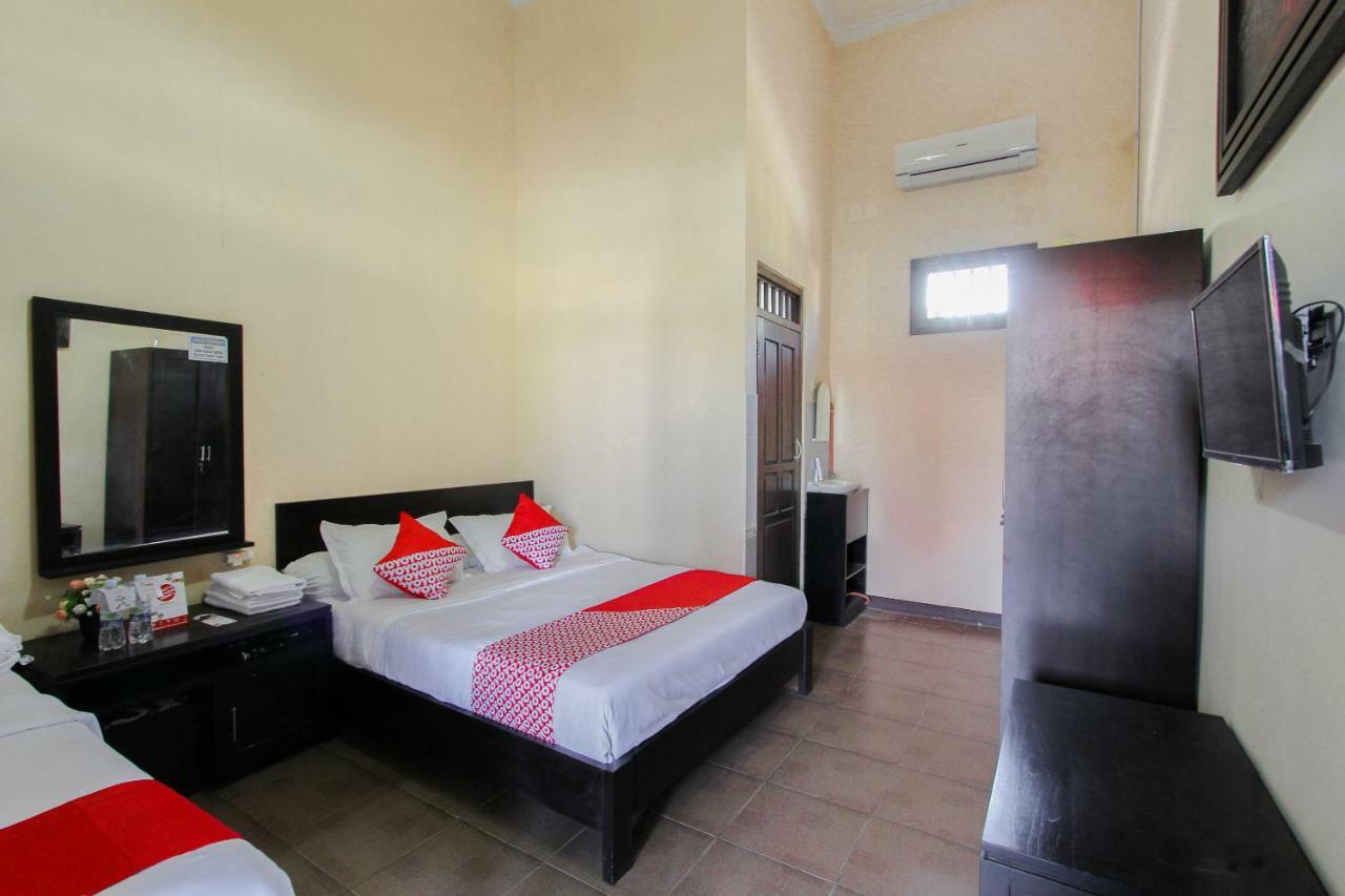 Oyo 1361 Singosari Family Residence Banyuwangi  Dış mekan fotoğraf
