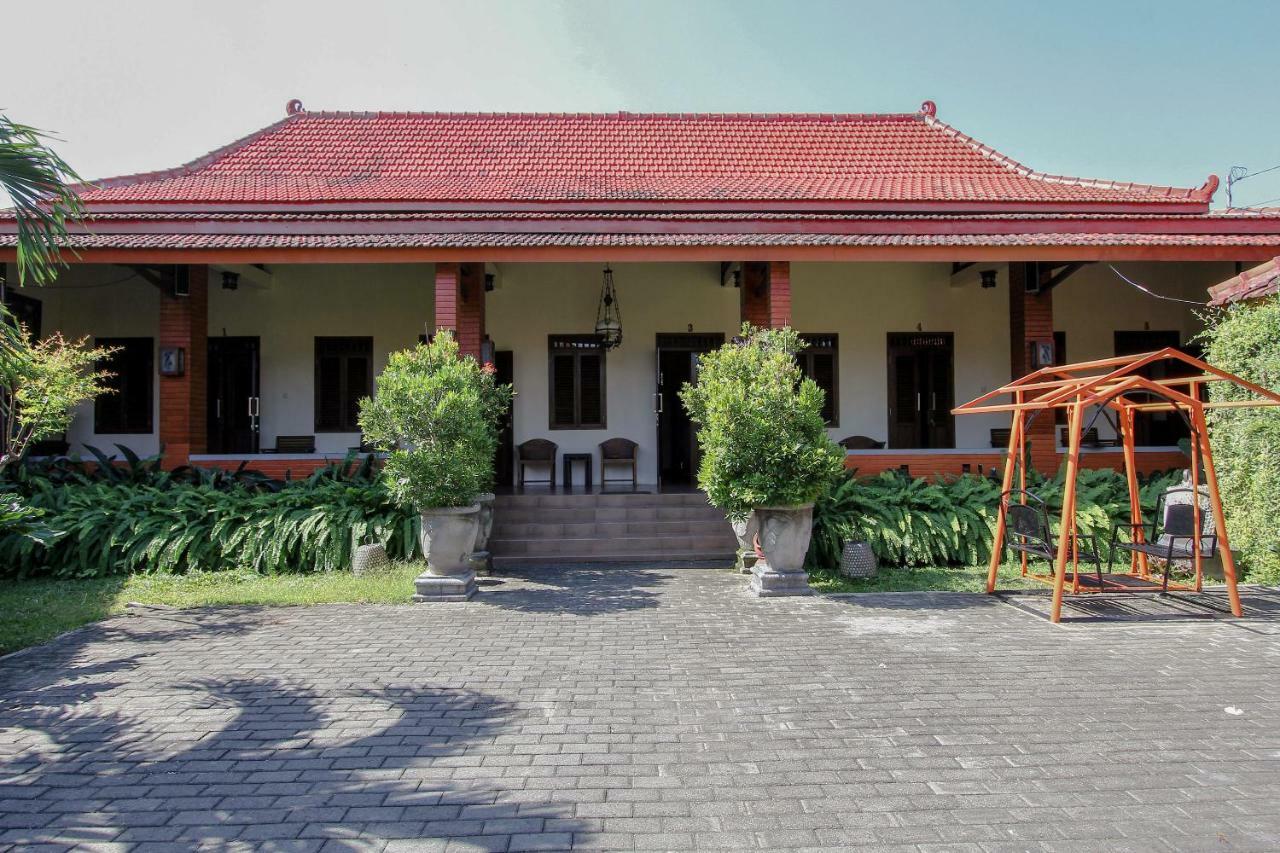 Oyo 1361 Singosari Family Residence Banyuwangi  Dış mekan fotoğraf