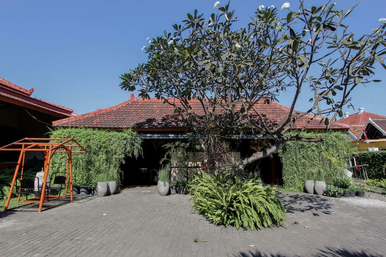 Oyo 1361 Singosari Family Residence Banyuwangi  Dış mekan fotoğraf